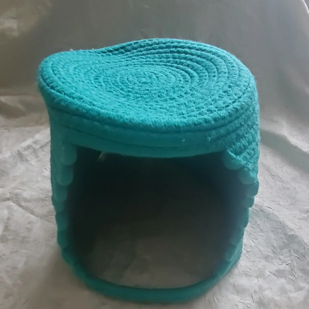 Woven rounded animal hideout